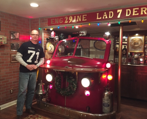 the front of an antique firetruck